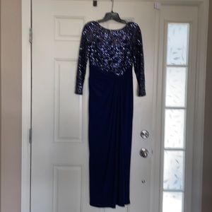 Gorgeous Ralph Lauren royal blue size 4 gown!